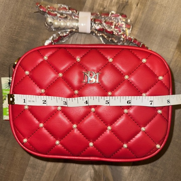 NWT Badgley Mischka Diamond Quilted Red Camera Bag With Pearls Vegan Leather - Picture 6 of 9